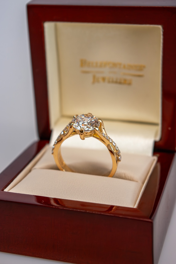 Bespoke diamond ring, made in house at Bellefontaines Jewellers
