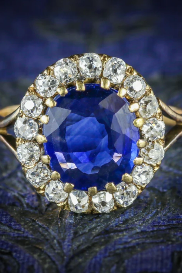 Sapphire cluster ring