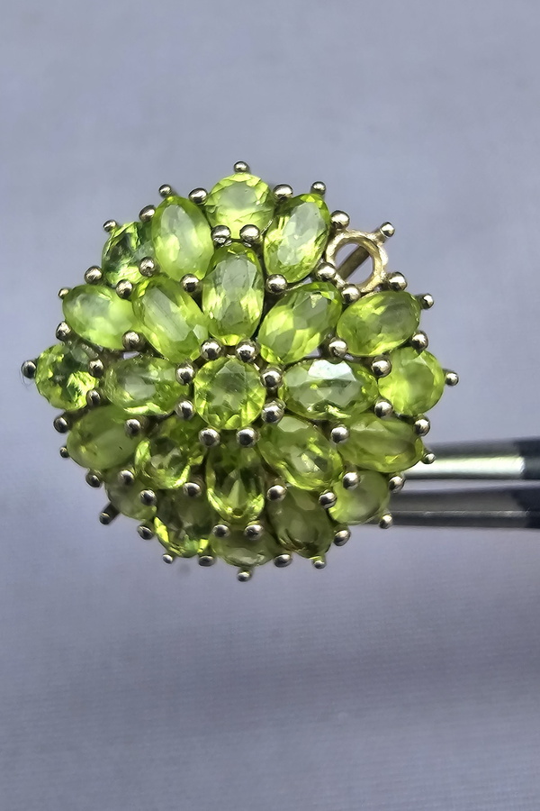 peridot-repair Peridot ring with stone missing. Ready for repair by Bellefontaines